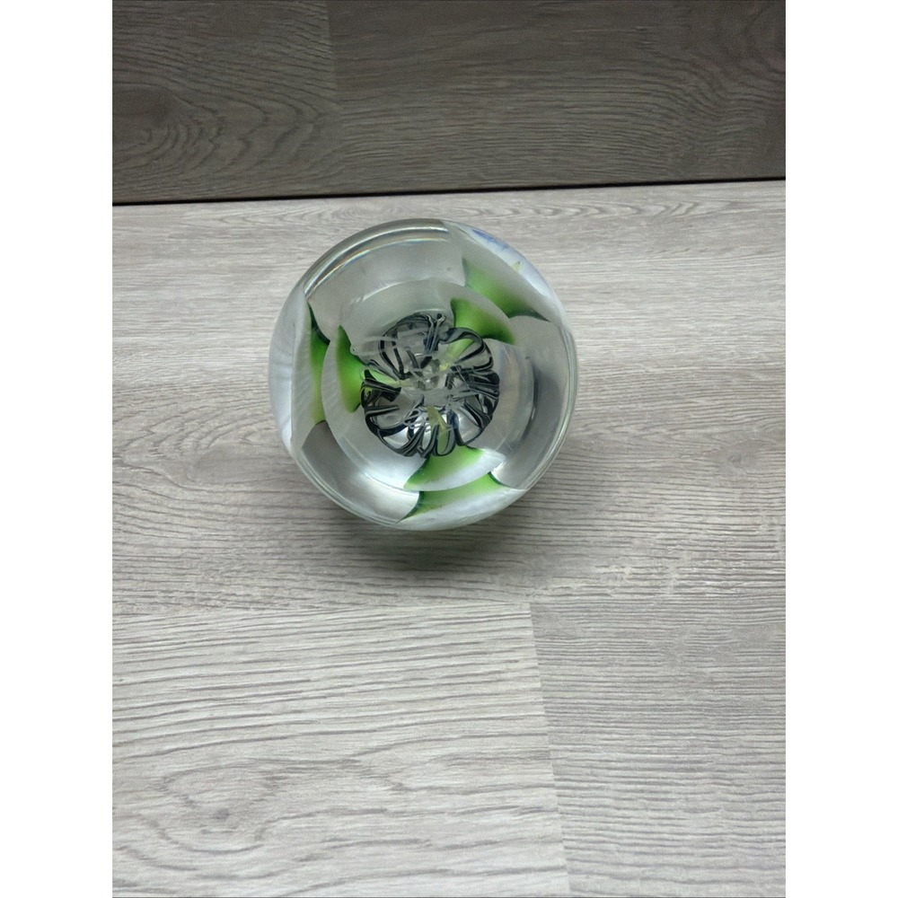 Vintage Art Glass Paperweight Stripper Green Ribbon & Floral Design 4" Very Nice - Picture 6 of 7